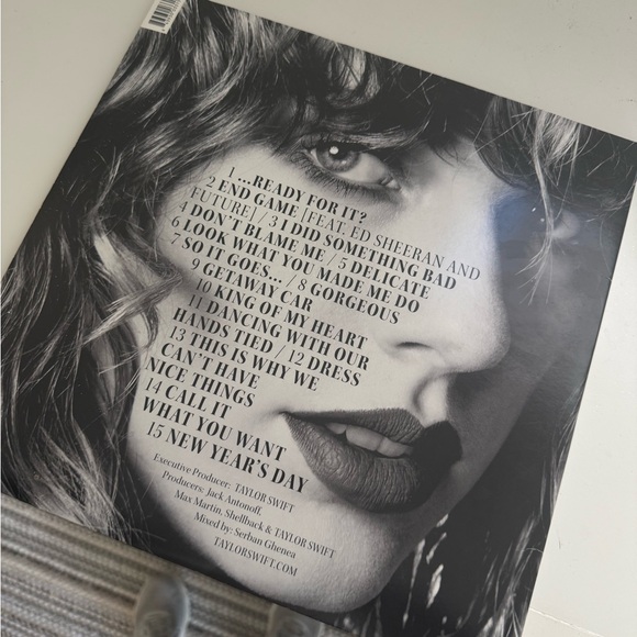 Reputation Vinyl - Picture 2 of 4